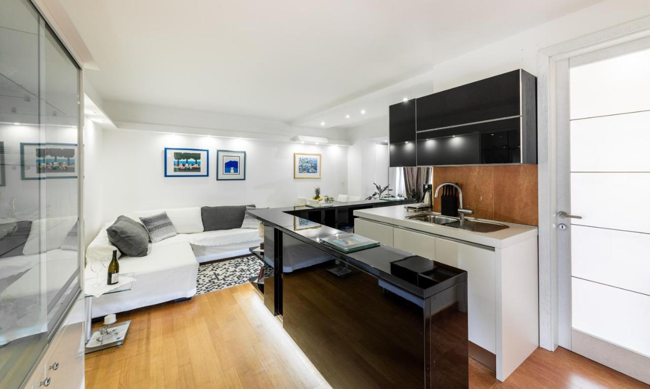 Luxury Apartment Set สปลิท ภายนอก รูปภาพ