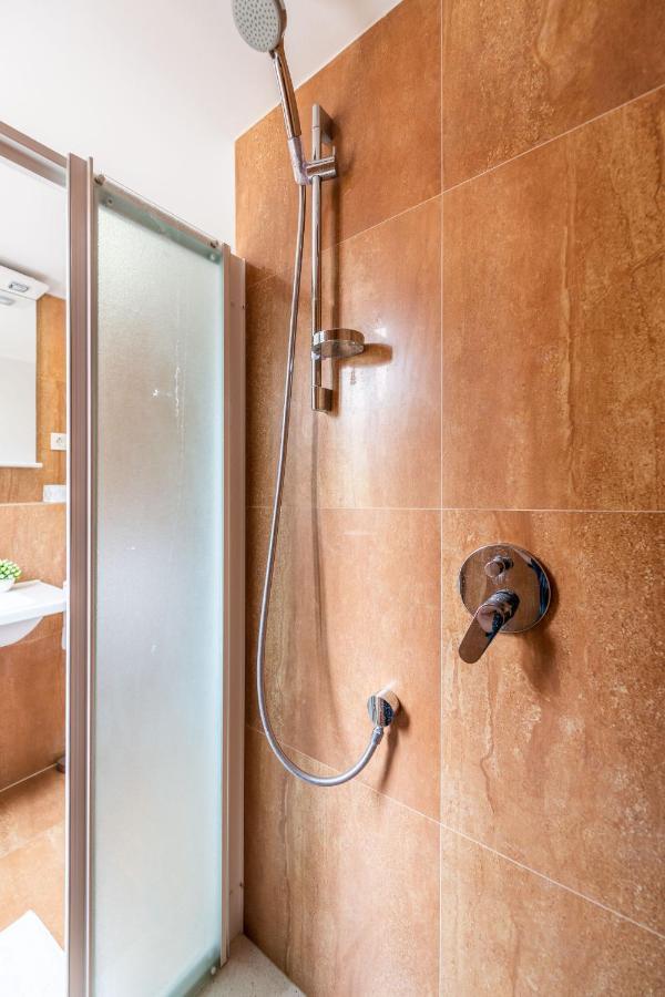 Luxury Apartment Set สปลิท ภายนอก รูปภาพ